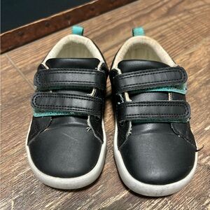 Ten little sneakers size 7